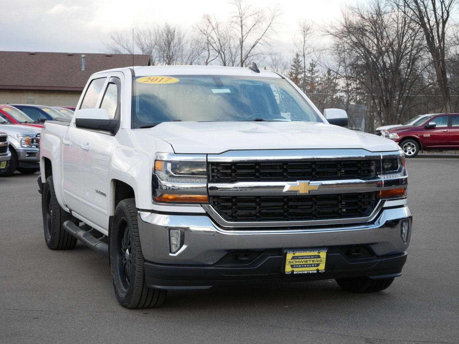 Used 2017 Chevrolet Silverado 1500 LT with VIN 3GCUKRECXHG455660 for sale in Cold Spring, Minnesota