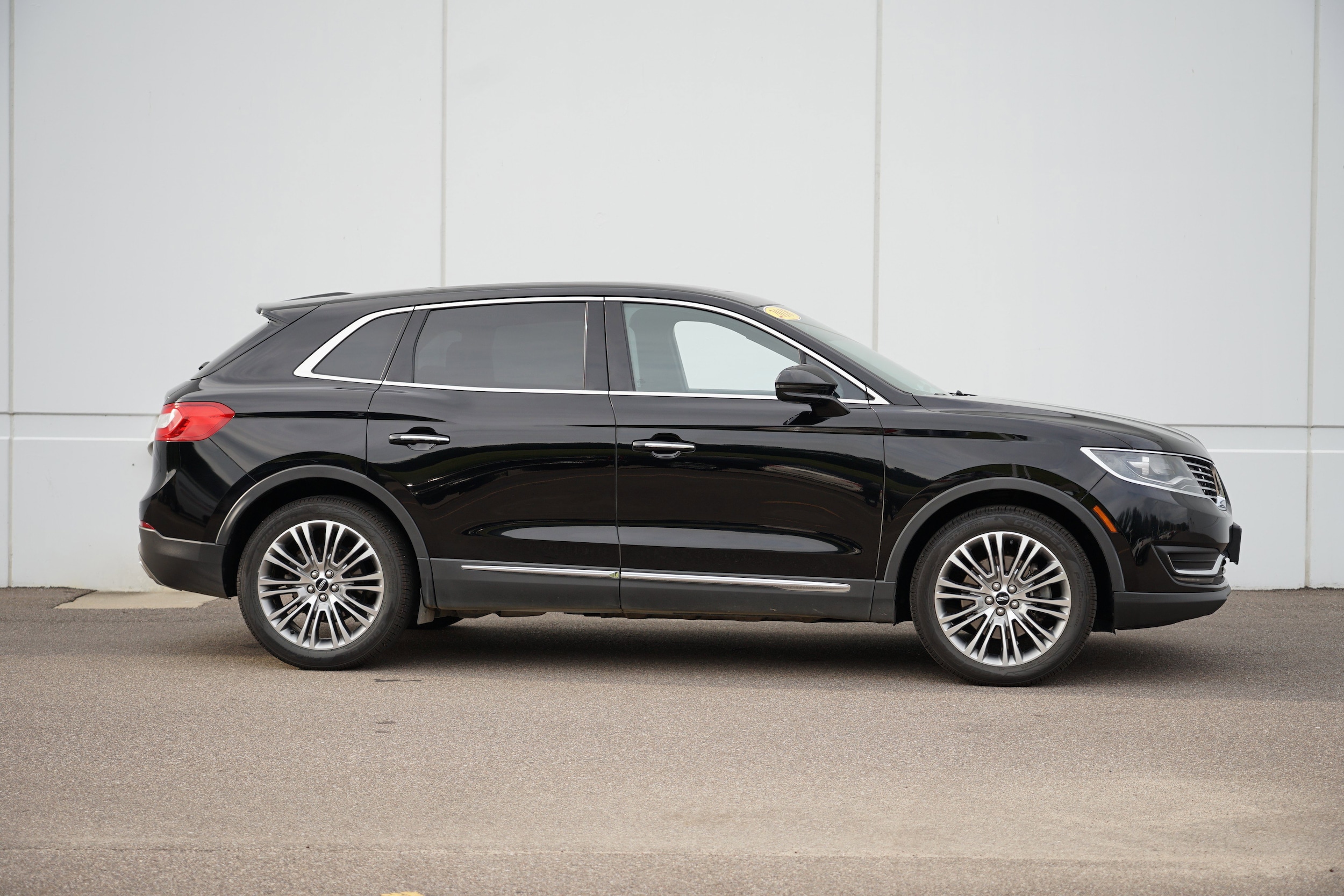 Used 2018 Lincoln MKX Reserve with VIN 2LMPJ8LR6JBL50270 for sale in Cold Spring, Minnesota