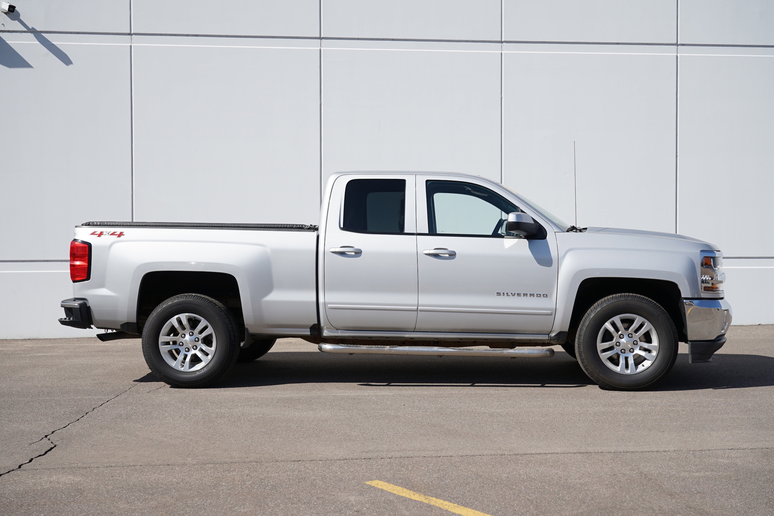 Used 2018 Chevrolet Silverado 1500 LT with VIN 1GCVKREC7JZ219767 for sale in Cold Spring, MN
