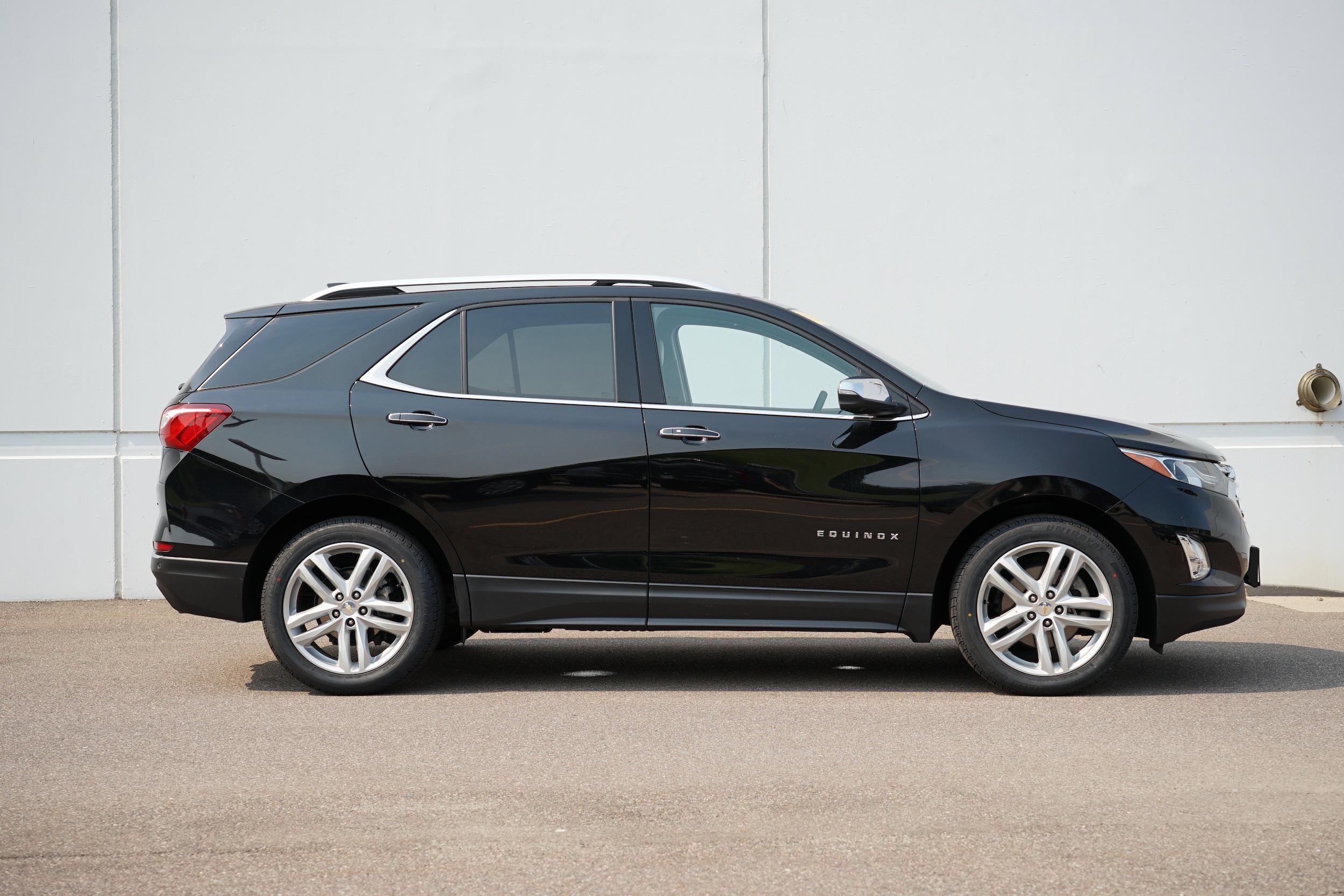 Used 2020 Chevrolet Equinox Premier with VIN 2GNAXYEX7L6176843 for sale in Cold Spring, Minnesota