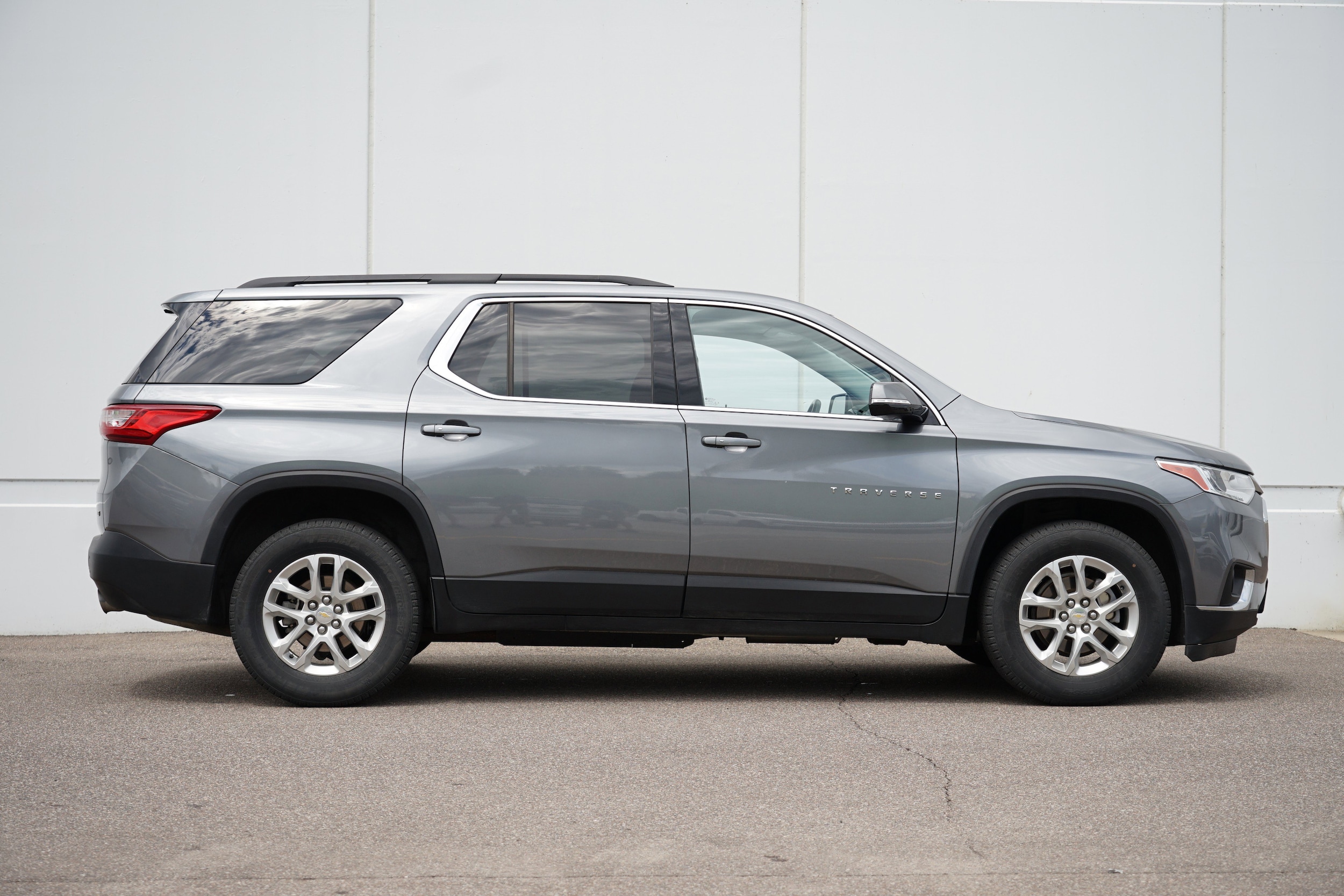 Used 2020 Chevrolet Traverse 3LT with VIN 1GNEVHKW0LJ216640 for sale in Cold Spring, Minnesota
