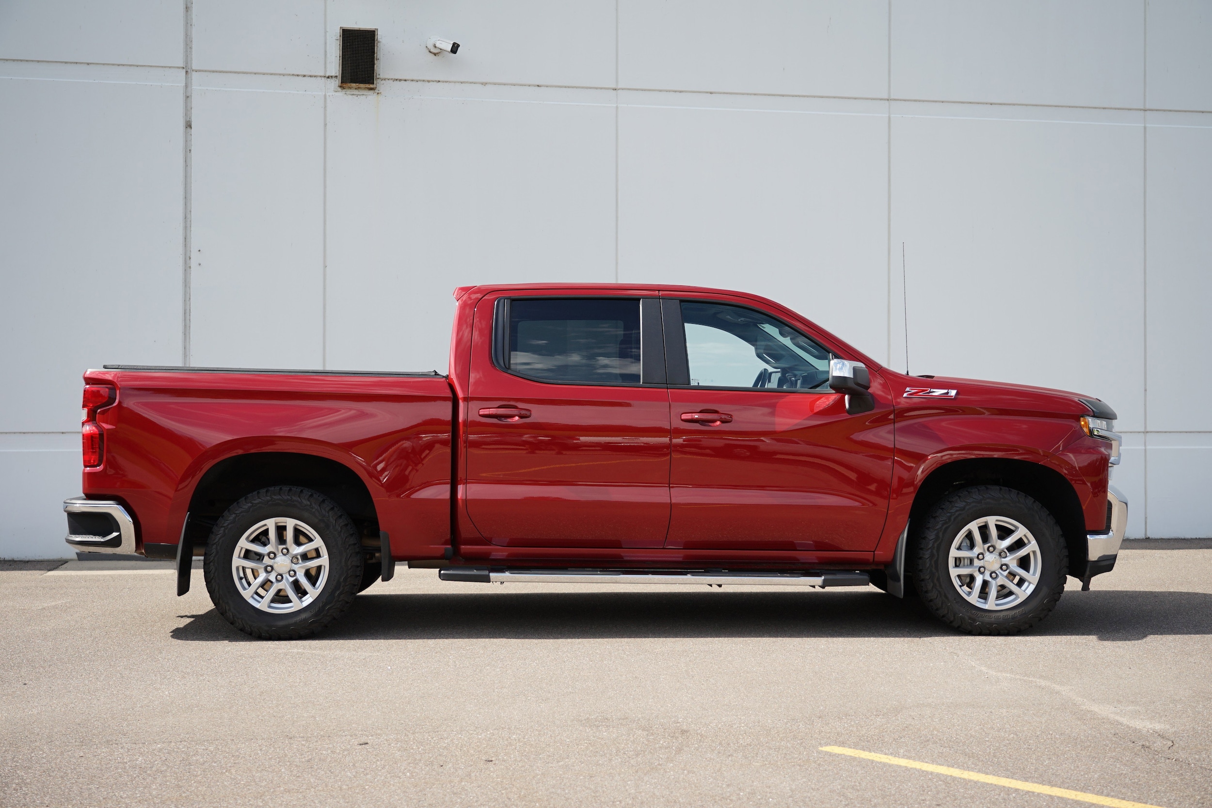 Used 2020 Chevrolet Silverado 1500 LT with VIN 3GCUYDED6LG284117 for sale in Cold Spring, Minnesota