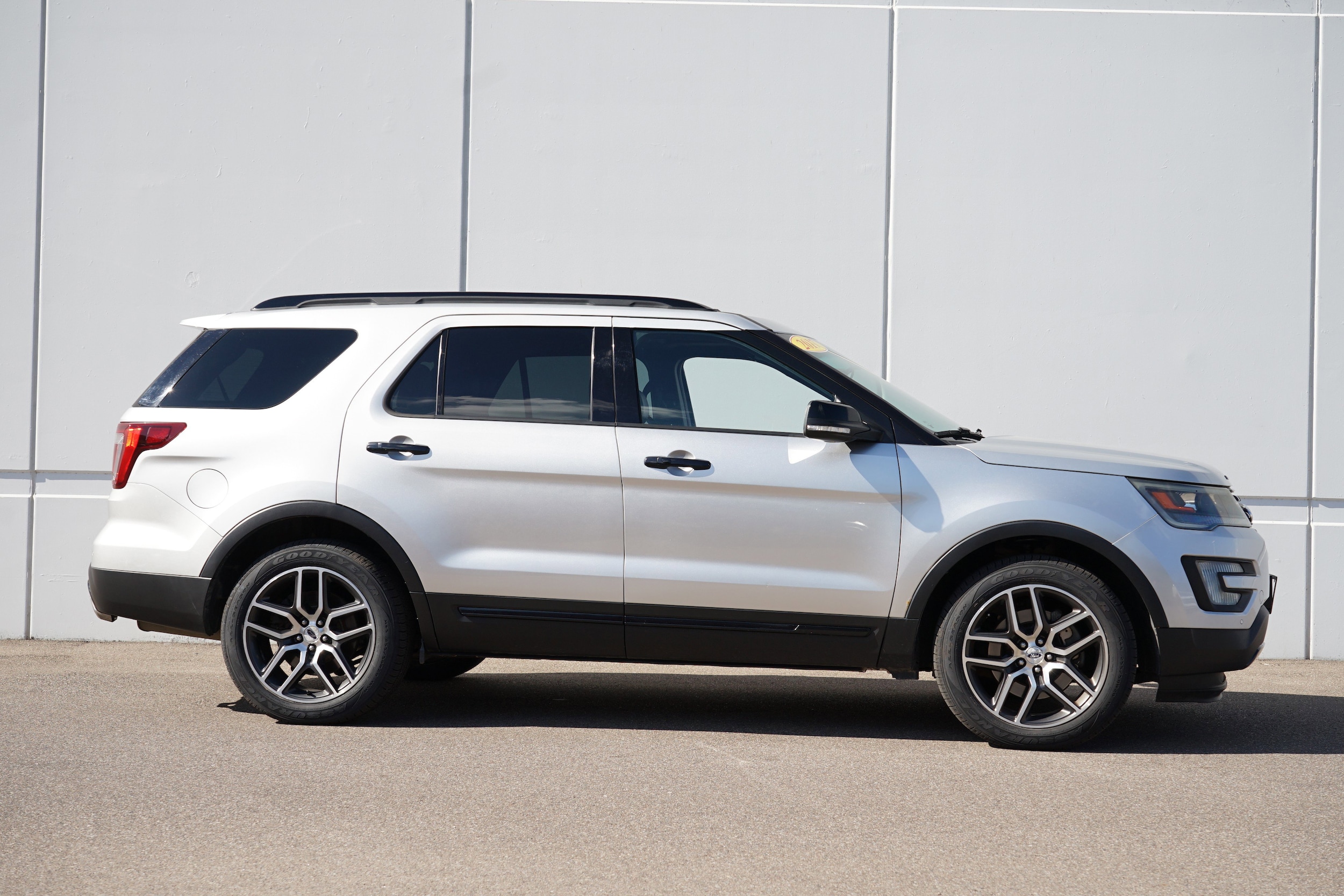 Used 2017 Ford Explorer Sport with VIN 1FM5K8GT5HGB21653 for sale in Cold Spring, Minnesota