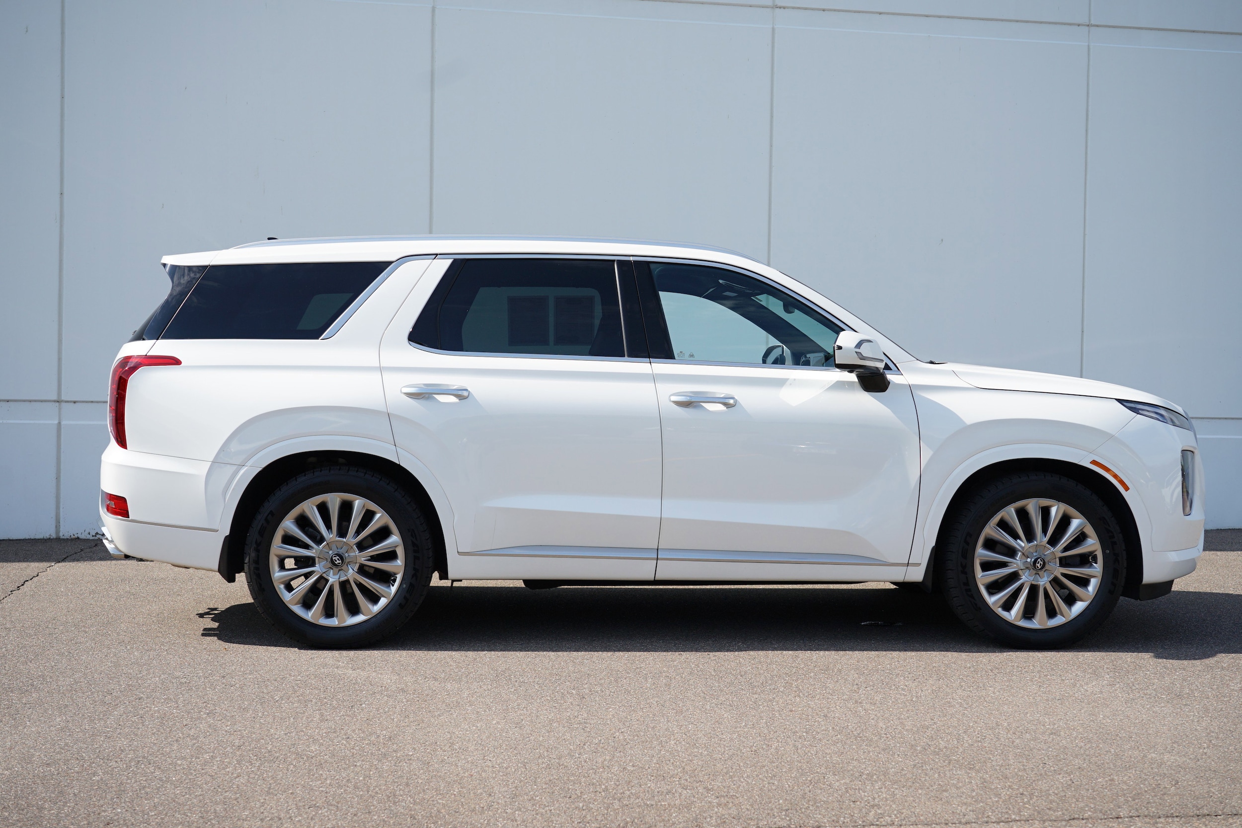 Used 2020 Hyundai Palisade Limited with VIN KM8R5DHE8LU165982 for sale in Cold Spring, Minnesota