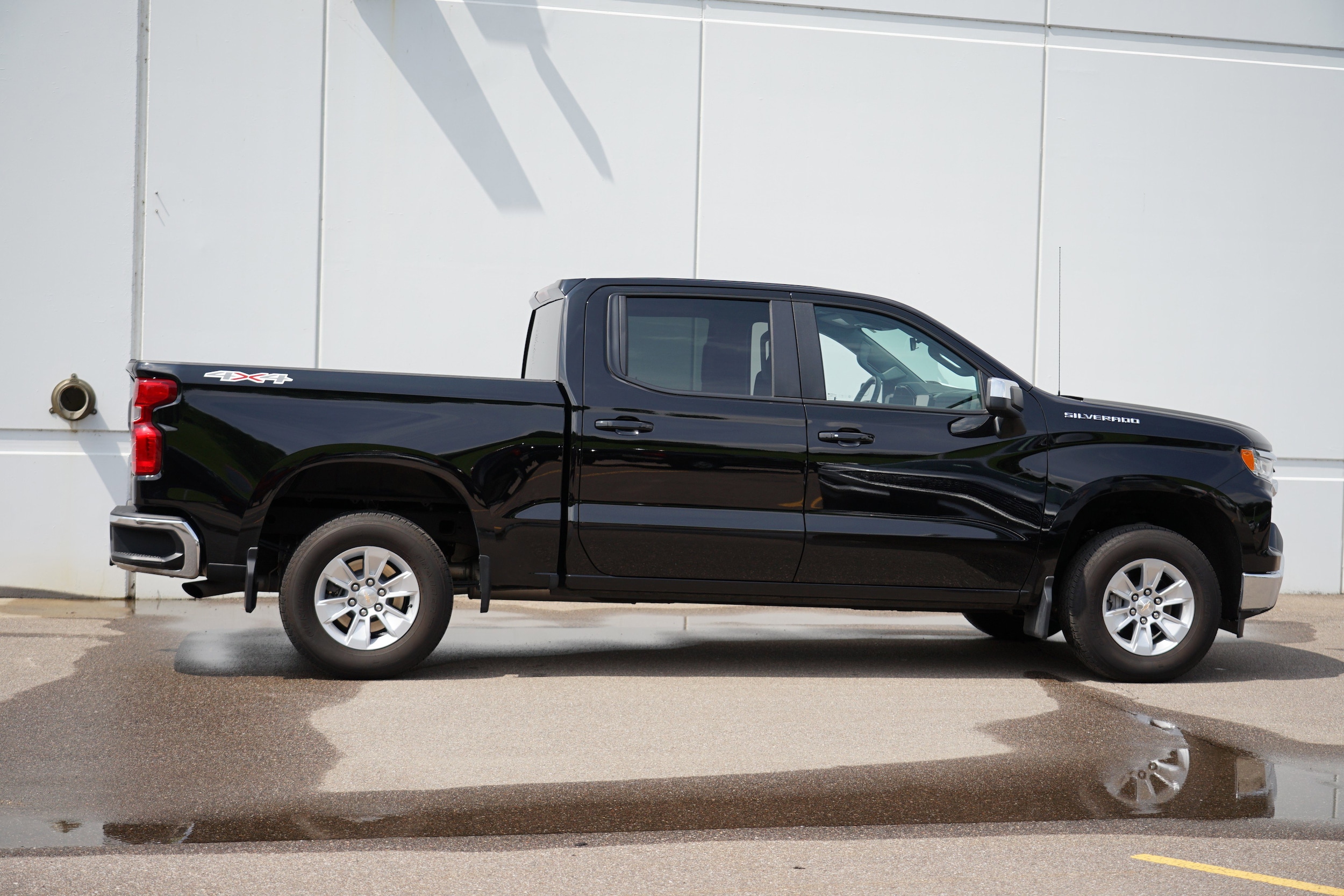 Used 2022 Chevrolet Silverado 1500 LT with VIN 1GCPDDEK8NZ611191 for sale in Cold Spring, Minnesota