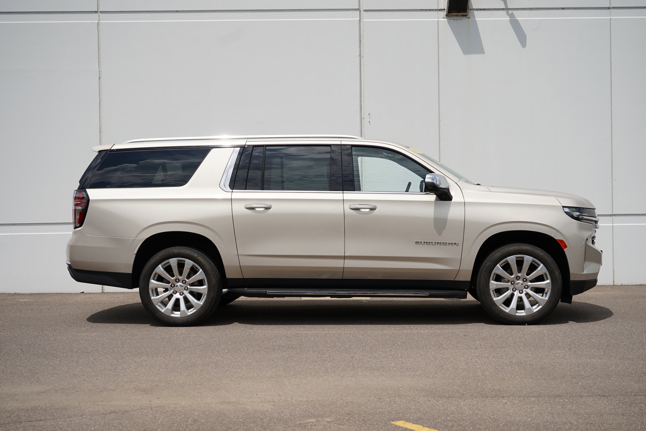 Used 2023 Chevrolet Suburban Premier with VIN 1GNSKFKT4PR130504 for sale in Cold Spring, Minnesota
