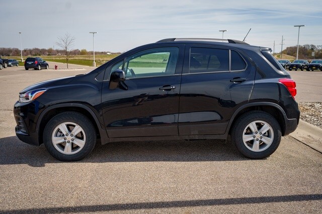 Used 2022 Chevrolet Trax LT with VIN KL7CJPSM0NB566154 for sale in Cold Spring, Minnesota