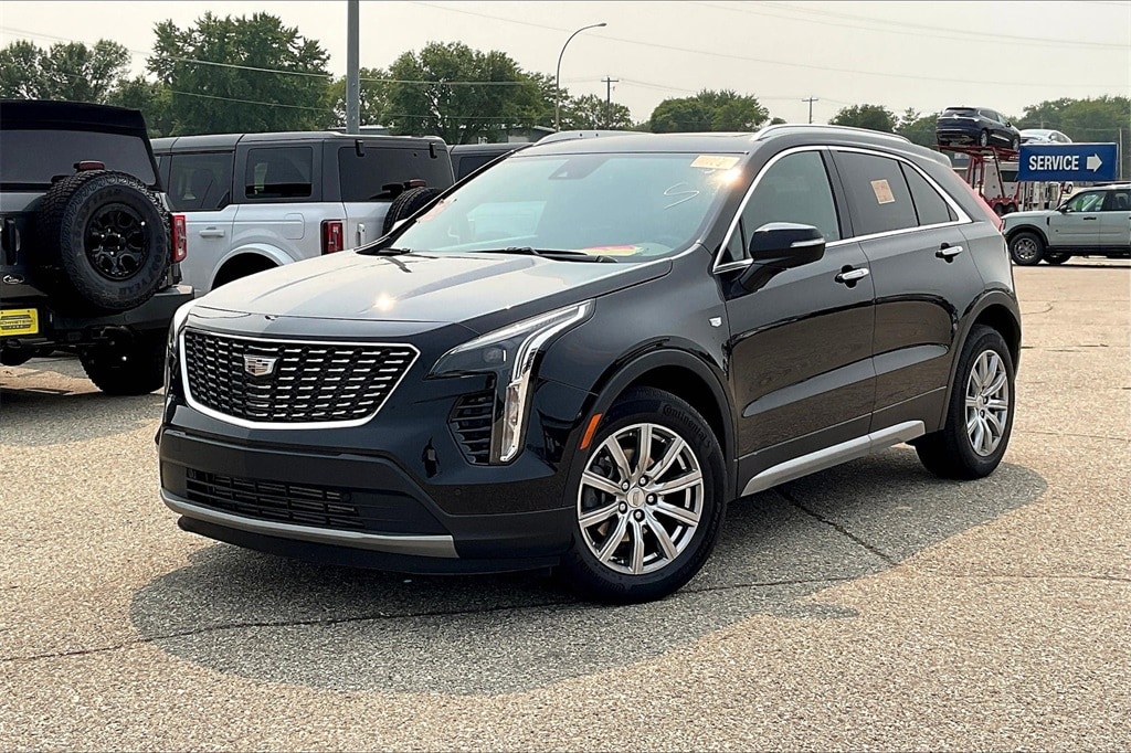 Used 2023 Cadillac XT4 Premium Luxury with VIN 1GYFZDR4XPF108446 for sale in Cold Spring, Minnesota