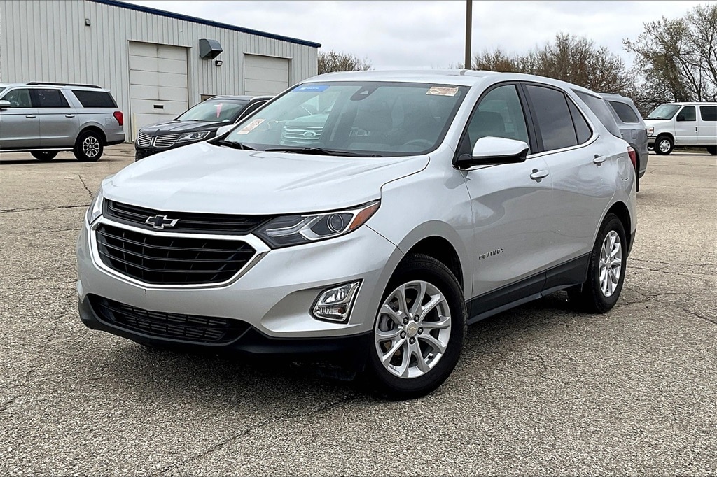 Used 2021 Chevrolet Equinox LT with VIN 3GNAXUEV0MS128305 for sale in Montevideo, Minnesota