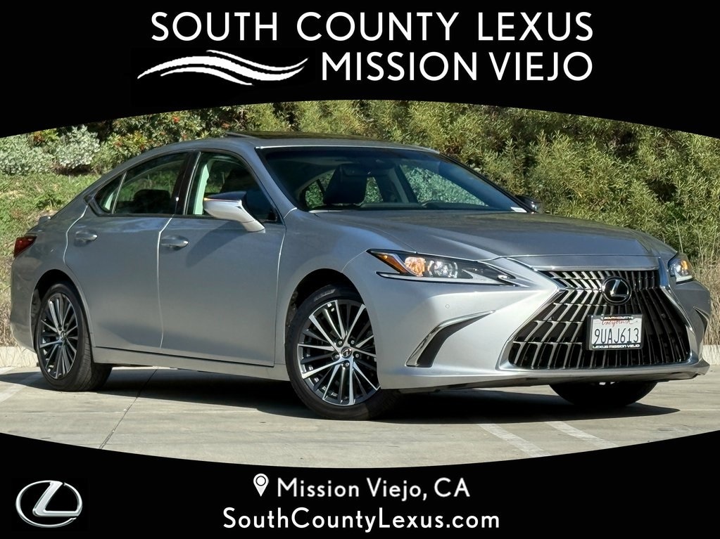 2025 Lexus ES Hybrid 300h's photo