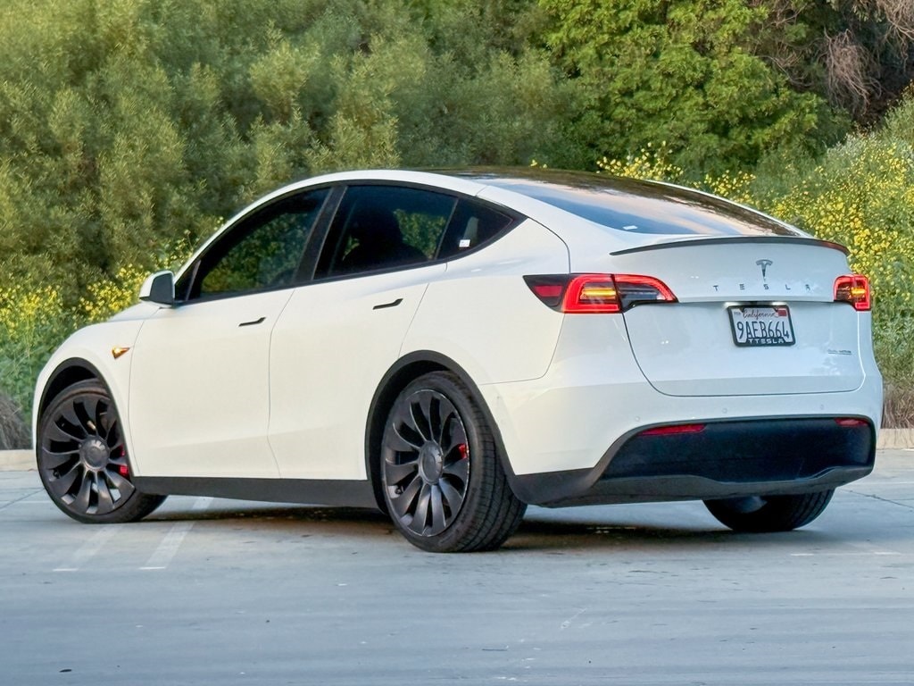 Used 2022 Tesla Model Y Performance with VIN 7SAYGDEFXNF383993 for sale in Kansas City