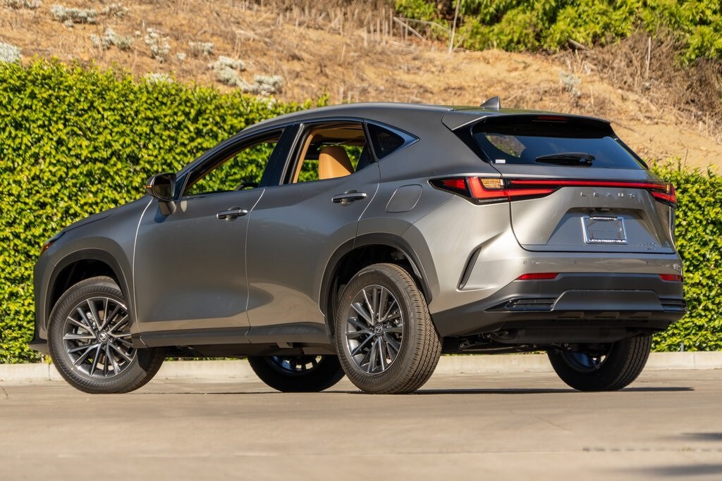 2026 Lexus NX 350 photo 2