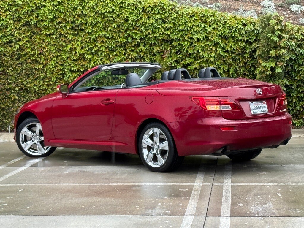 2011 Lexus IS 350 photo 2
