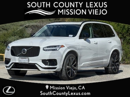 2023 Volvo XC90 Recharge Plug-In Hybrid Ultimate Dark Theme