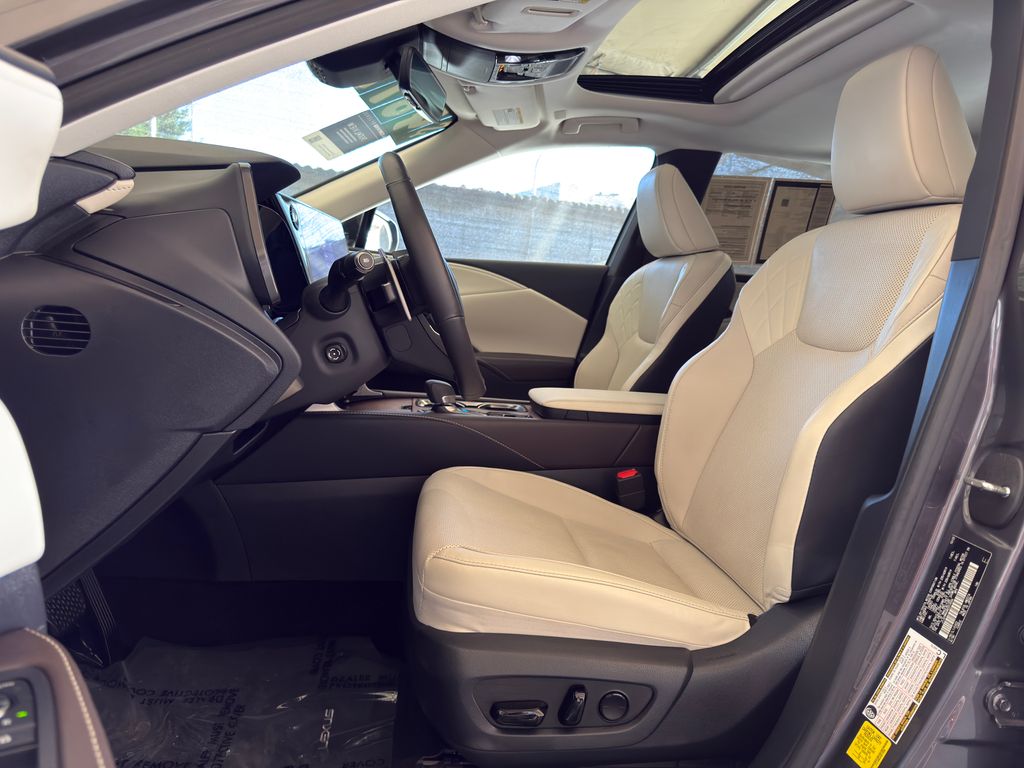 2024 Lexus RX 350 - Photo 17