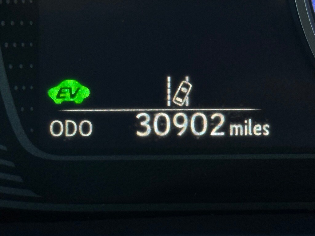 2022 Lexus UX 250h photo 3