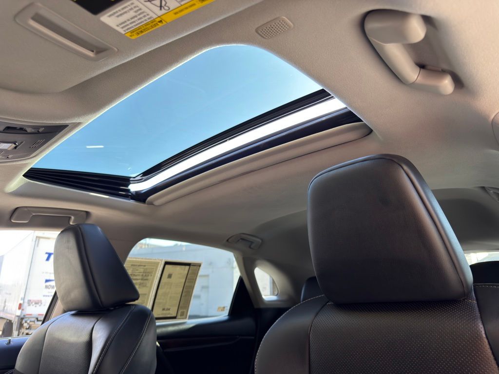 2022 Lexus RX 350 - Photo 16