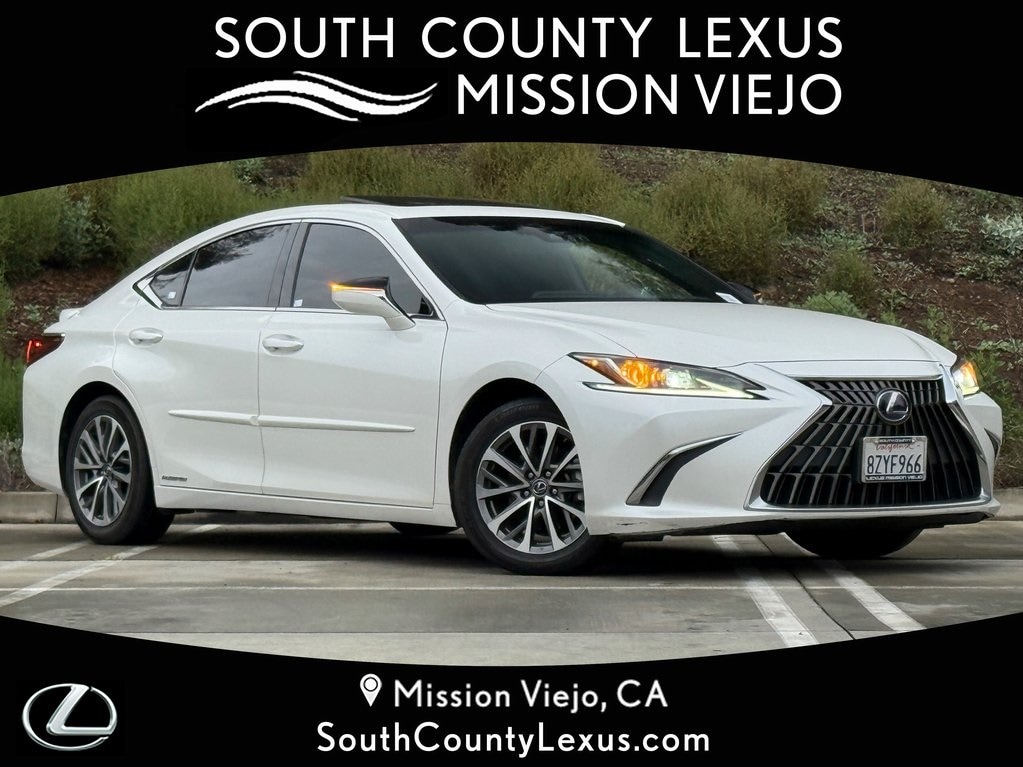 2022 Lexus ES Hybrid 300h's photo