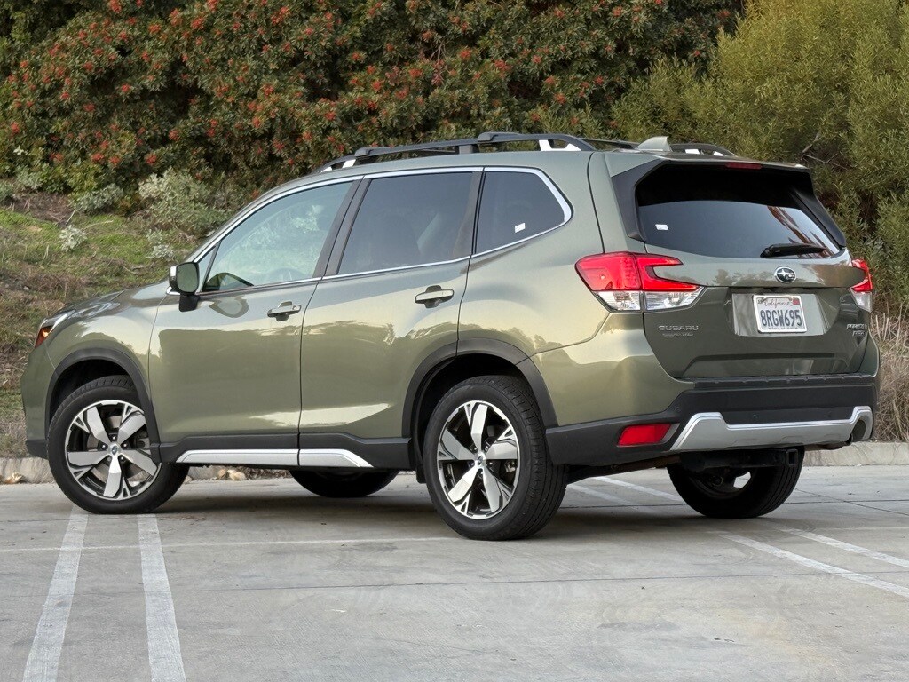 2020 Subaru Forester Touring photo 2