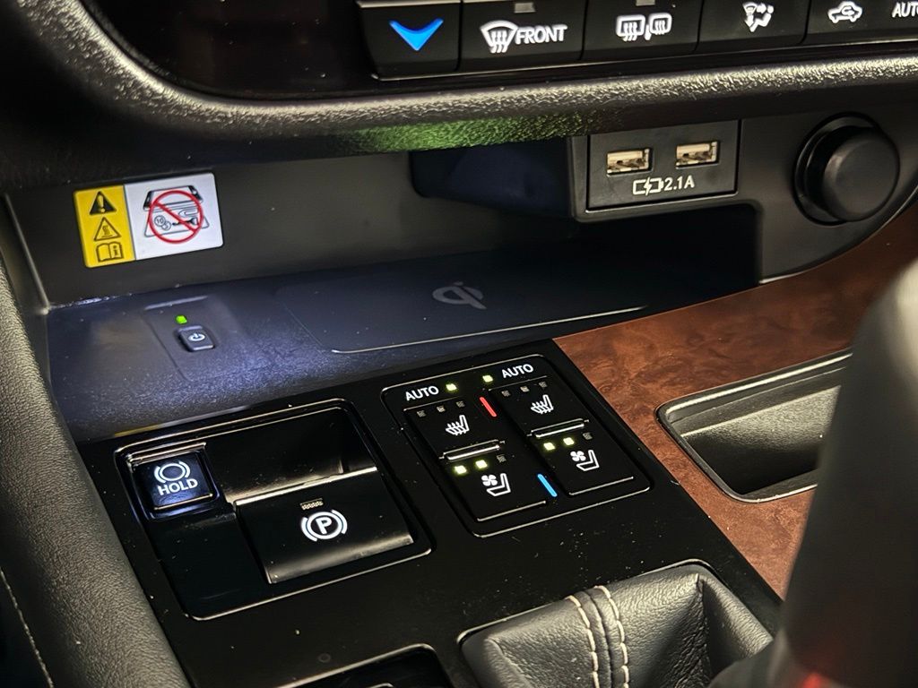 2022 Lexus RX Hybrid 450h - Photo 22
