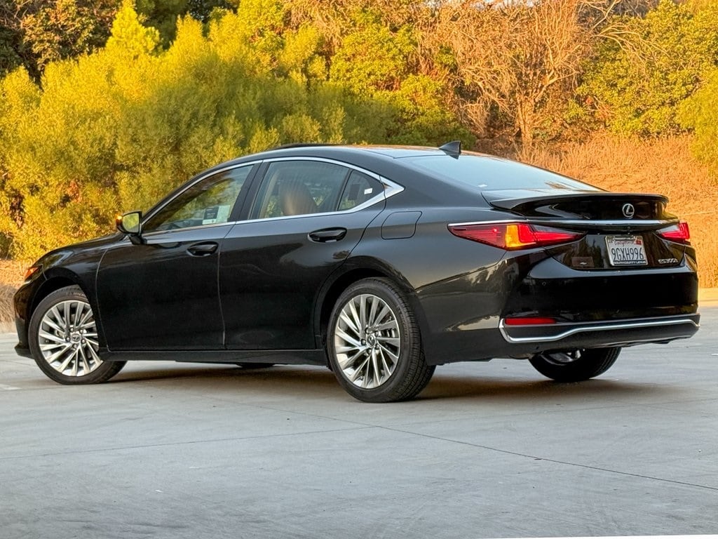 Certified 2023 Lexus ES 300h LUXURY SEDAN