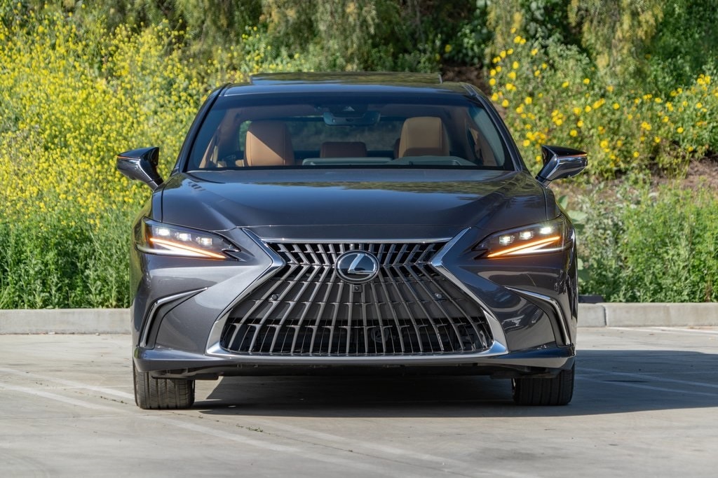 New 2025 Lexus ES 300h Luxury SEDAN