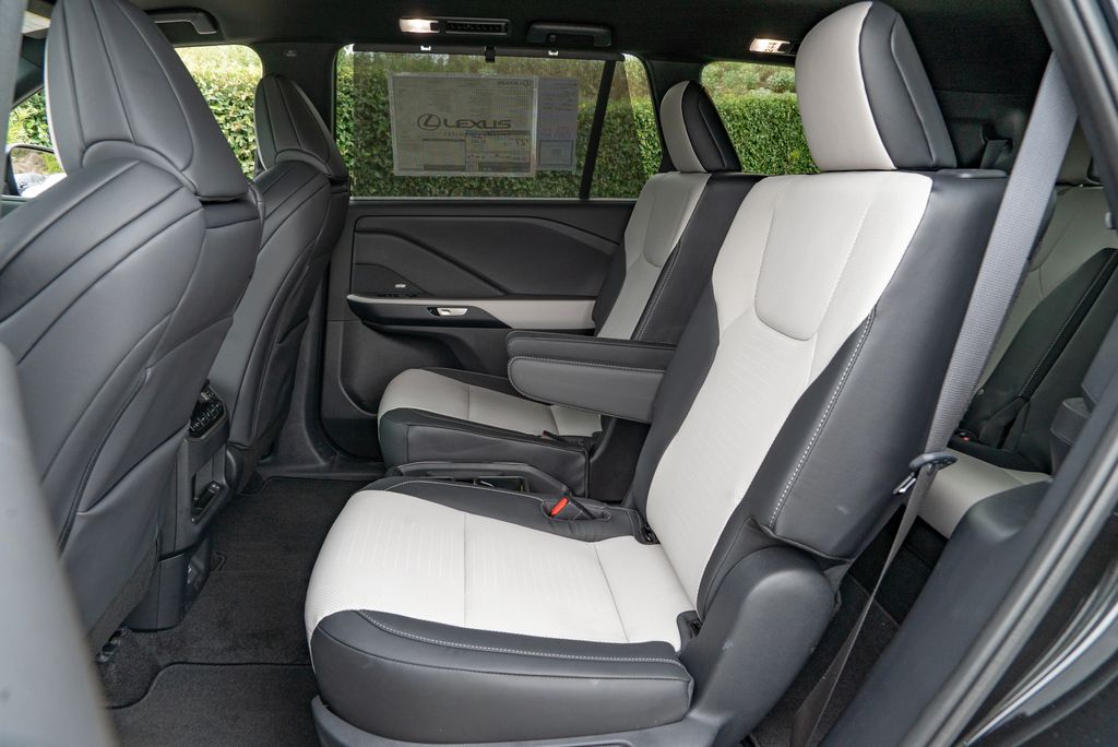 2026 Lexus TX 500h F-Sport Premium - Photo 14