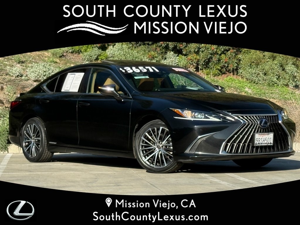 2022 Lexus ES Hybrid 300h's photo