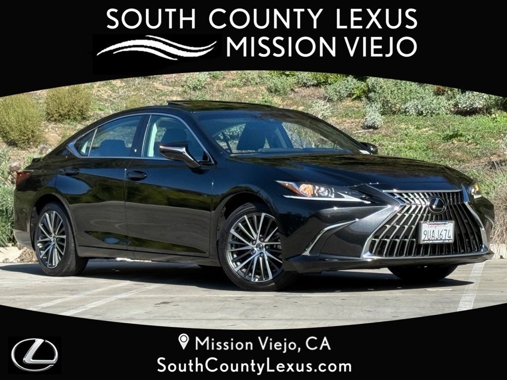 2025 Lexus ES Hybrid 300h's photo