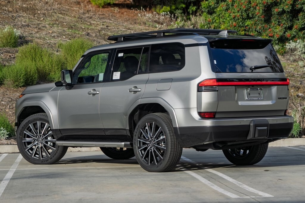 2025 Lexus GX 550 Luxury photo 2