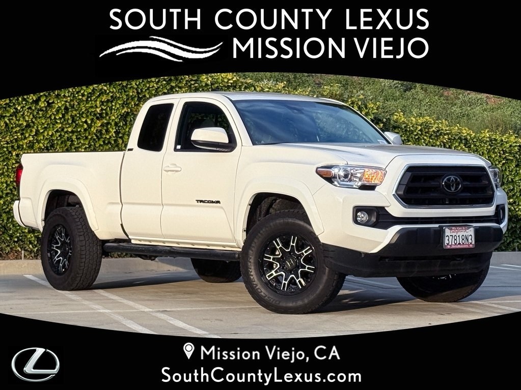 2022 Toyota Tacoma SR5's photo