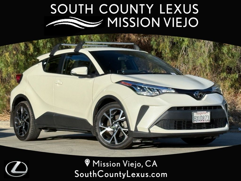 2021 Toyota C-HR XLE's photo