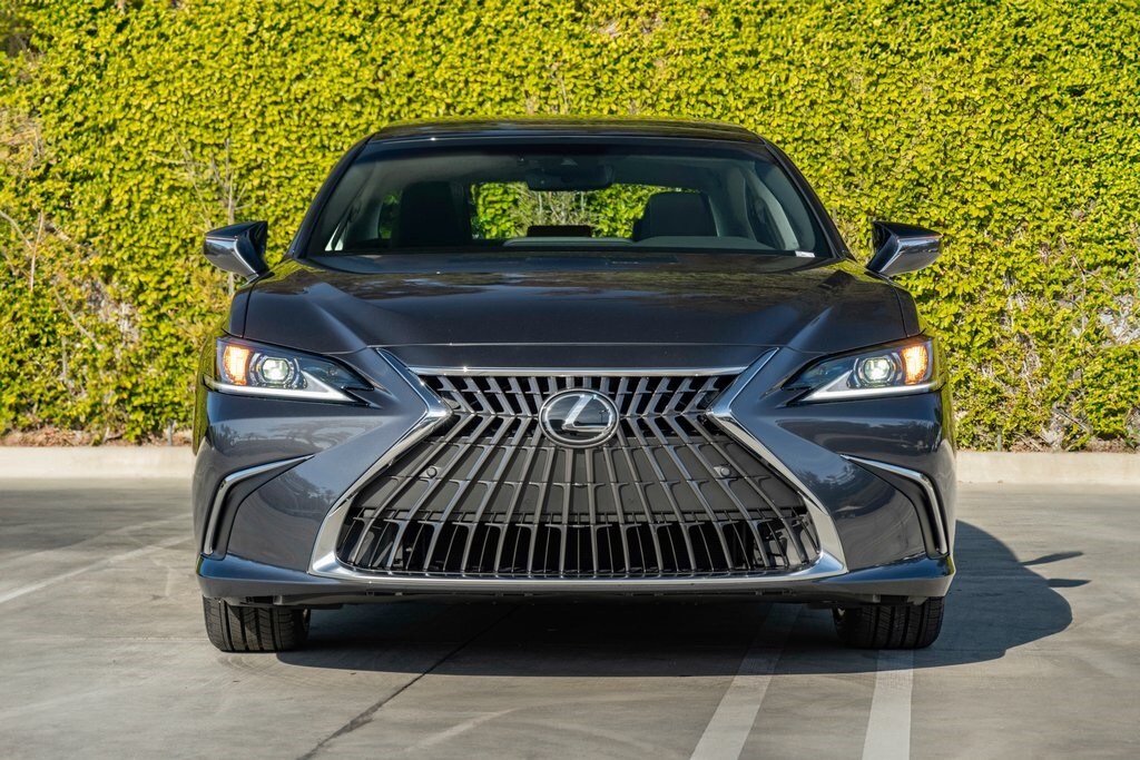 2025 Lexus ES 350 Base photo 3