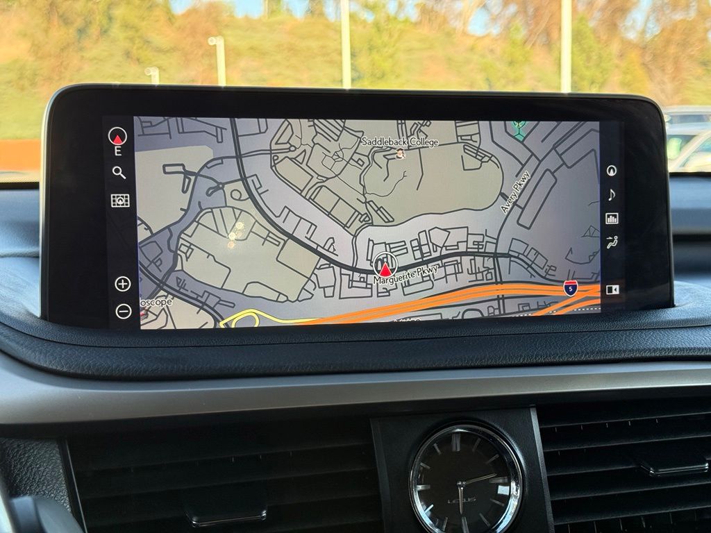 2022 Lexus RX Hybrid 450h - Photo 14