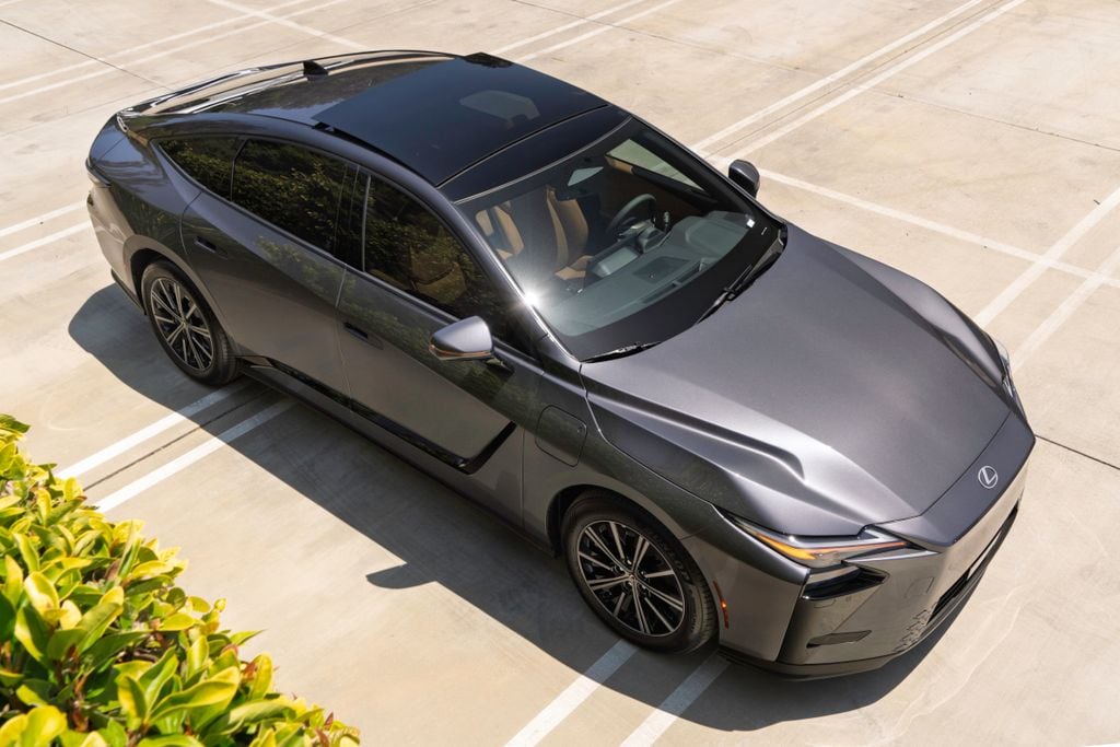 New 2026 Lexus ES 350e PREMIUM SEDAN