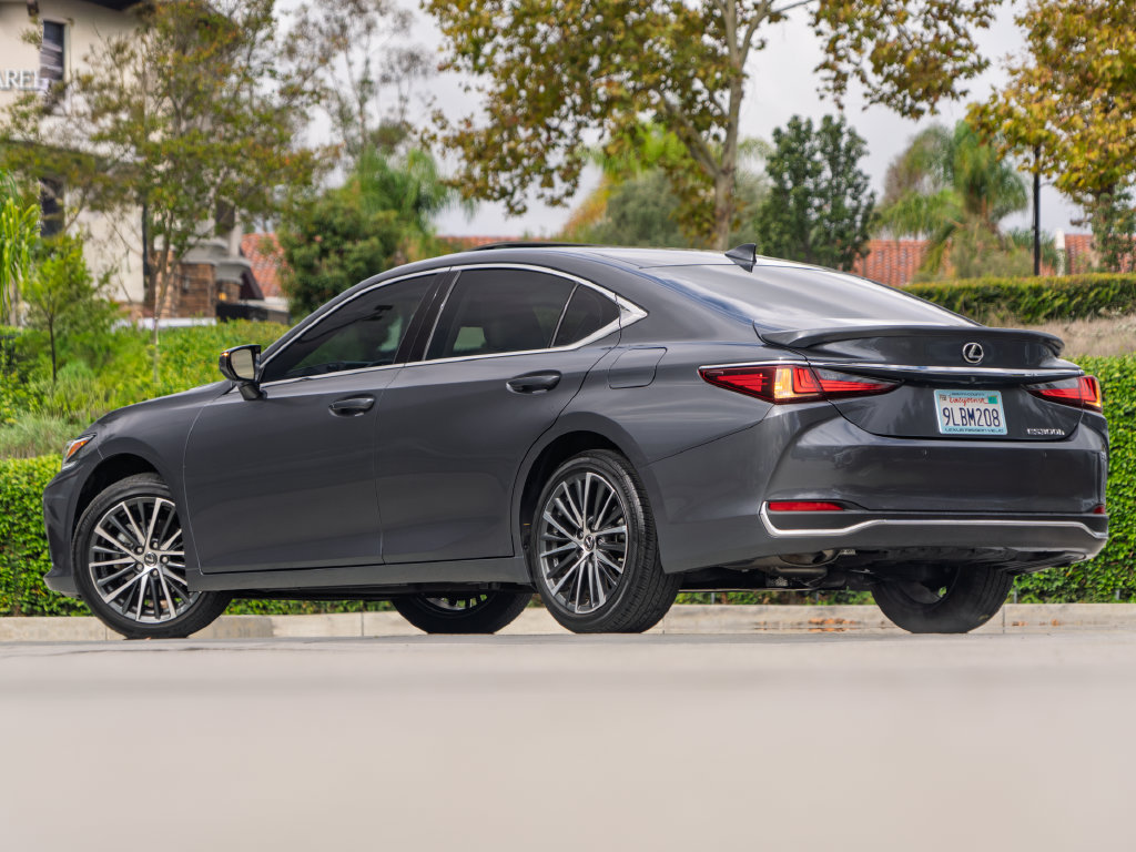Certified 2024 Lexus ES 300h SEDAN