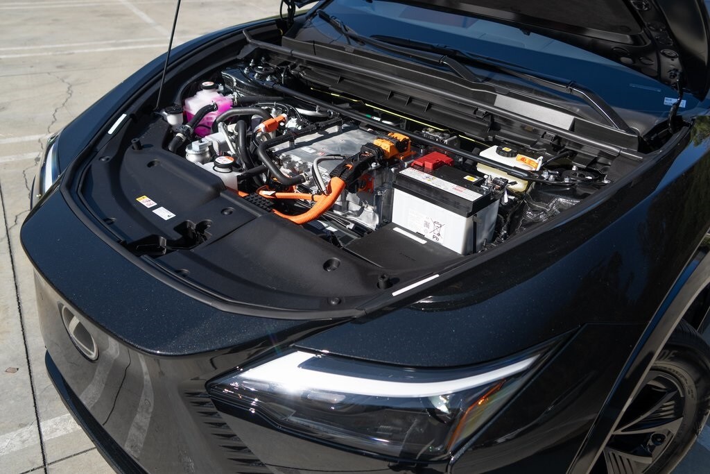 2026 Lexus RZ 450e photo 3