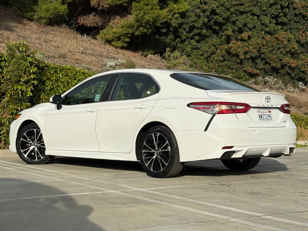Used 2018 Toyota Camry SE with VIN 4T1B11HK4JU092012 for sale in Mission Viejo, CA
