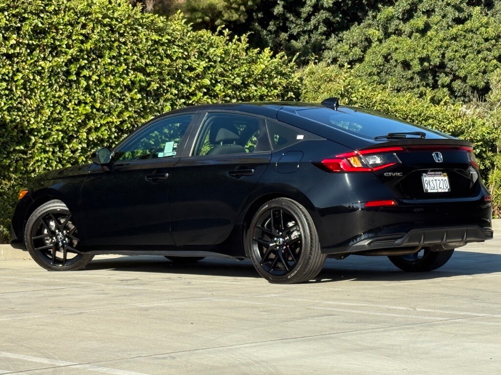 2024 Honda Civic Hatchback Sport photo 2