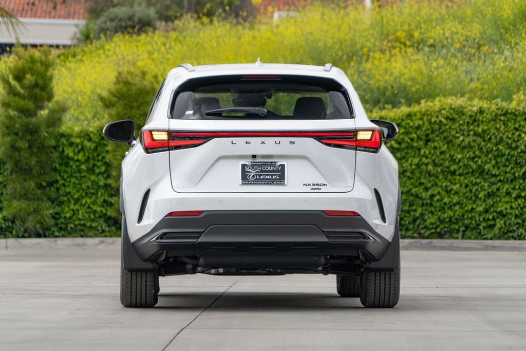 2026 Lexus NX 350h F-Sport - Photo 9