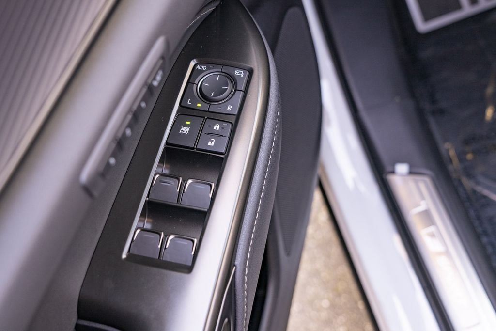 2026 Lexus NX 350h F-Sport - Photo 25