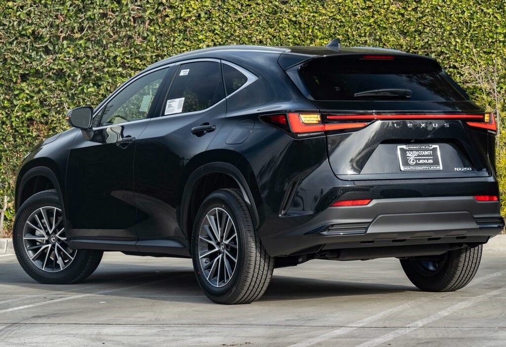 2026 Lexus NX 350 photo 2