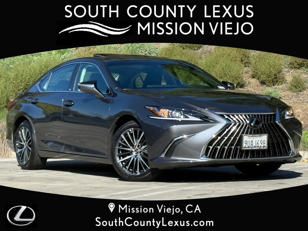 2025 Lexus ES Hybrid 300h's photo