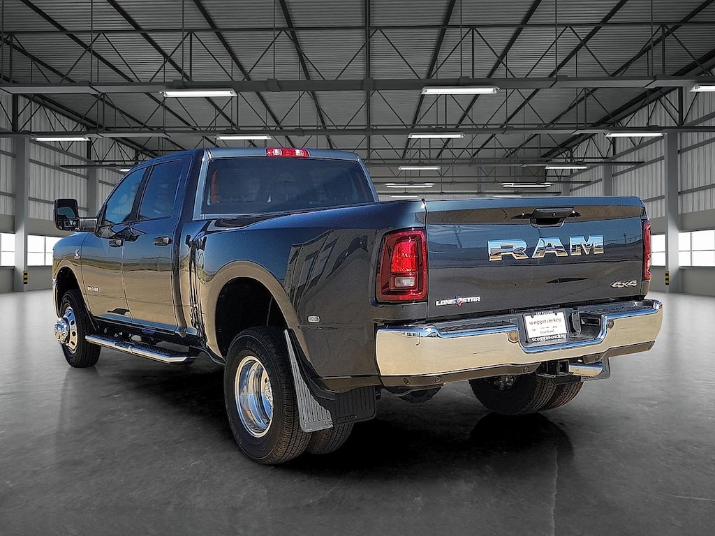 New 2026 Ram 3500 LONE STAR CREW CAB 4X4 8' BOX Pickup