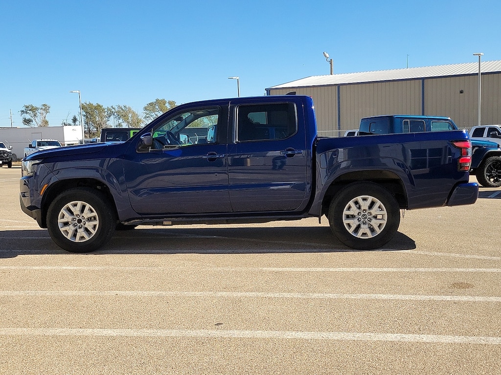Used 2022 Nissan Frontier Crew Cab SV 4x2 Crew Cab Pickup - Short Bed