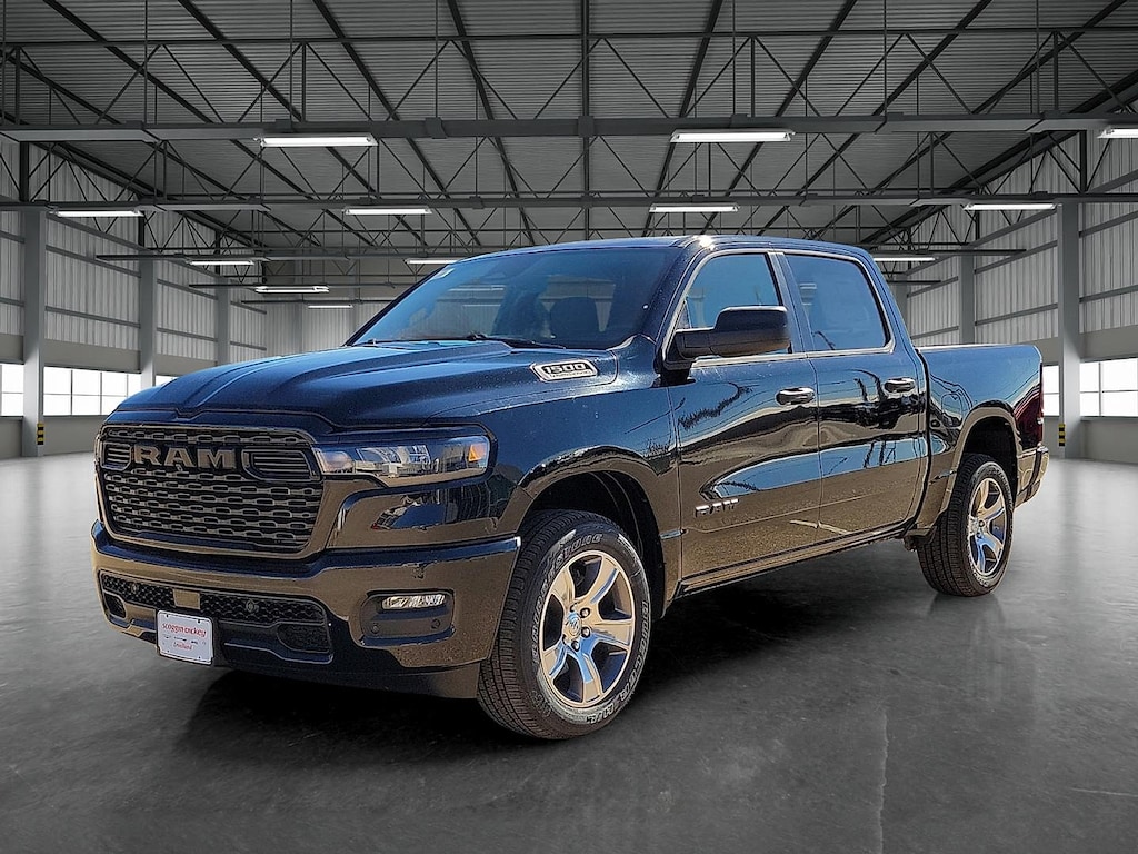 New 2026 Ram 1500 EXPRESS CREW CAB 4X2 5'7 BOX Pickup