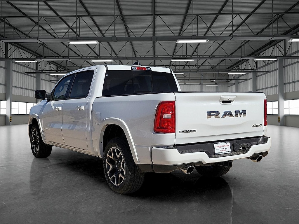 New 2025 Ram 1500 LARAMIE CREW CAB 4X4 5'7 BOX Pickup