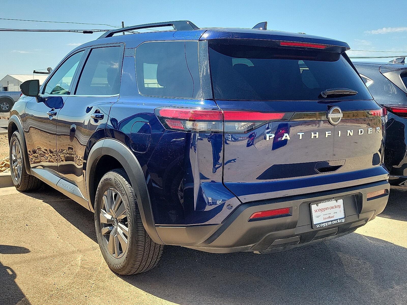 2025 Nissan Pathfinder SV photo 3