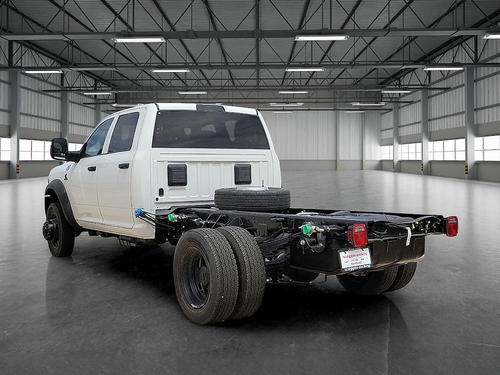 New 2026 Ram 5500 Chassis Cab TRADESMAN CREW 4X4 60' CA Pickup