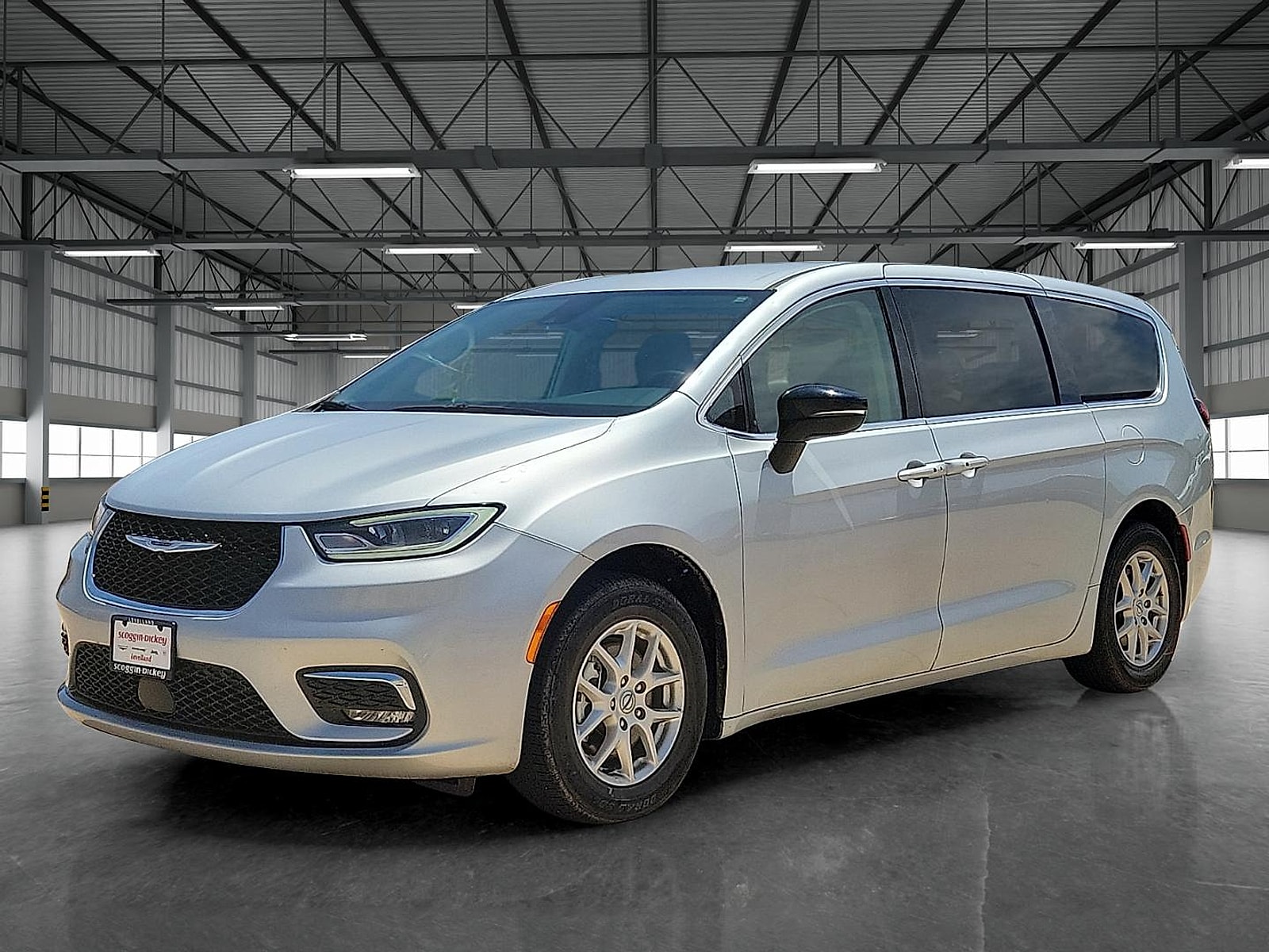 2024 Chrysler Pacifica Touring L's photo